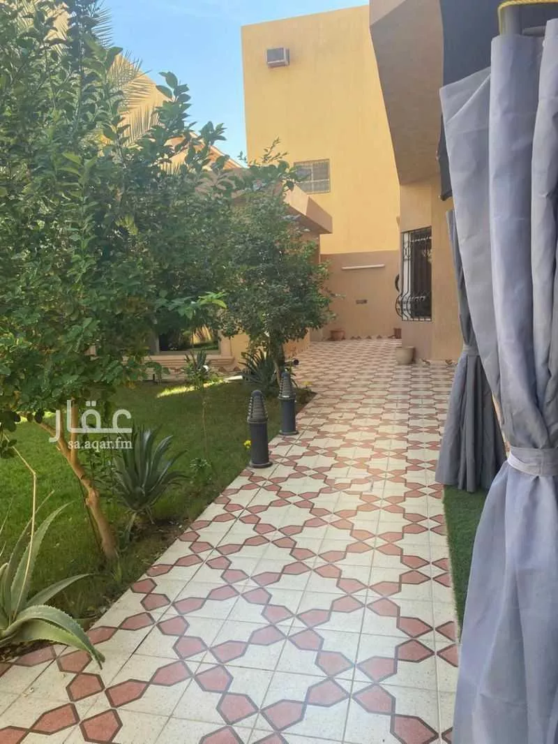 فيلا 5 غرف في قرطبة 5