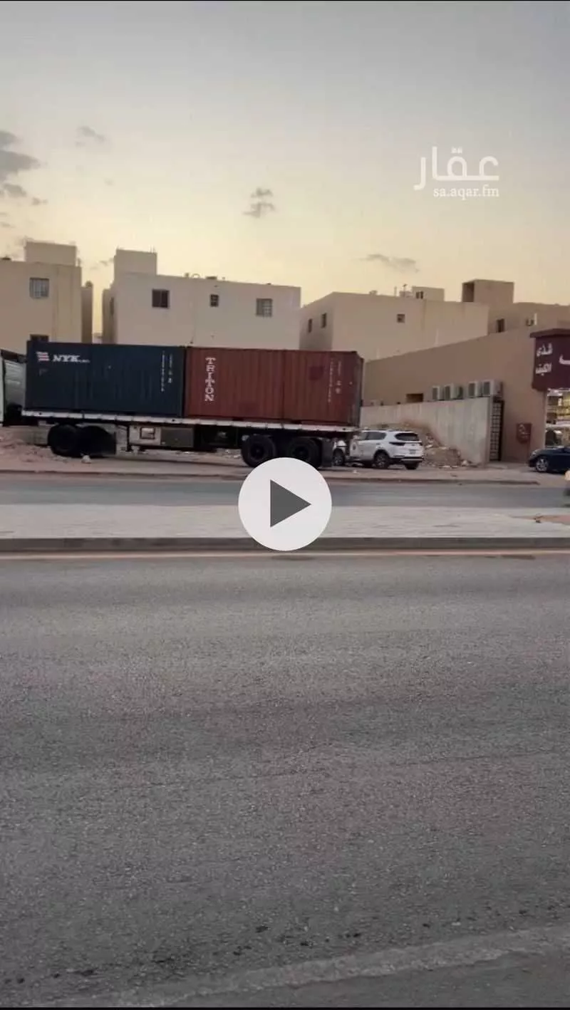 أرض 900 م² في الرمال 2