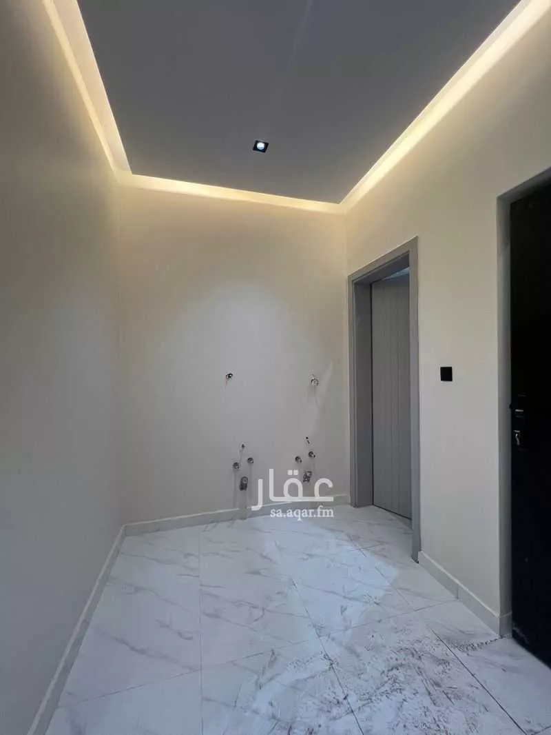 عمارة 348 م² في المطار 4