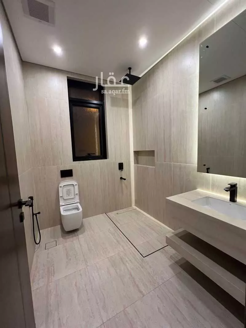 5 bedroom apartment in Al Duwaykhilah, Madinah 12