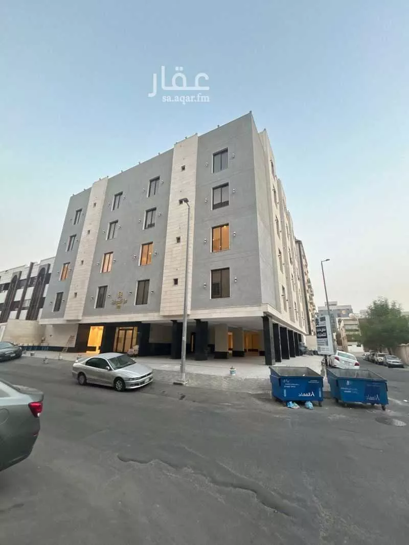 5 bedroom apartment in Mishrifah 1