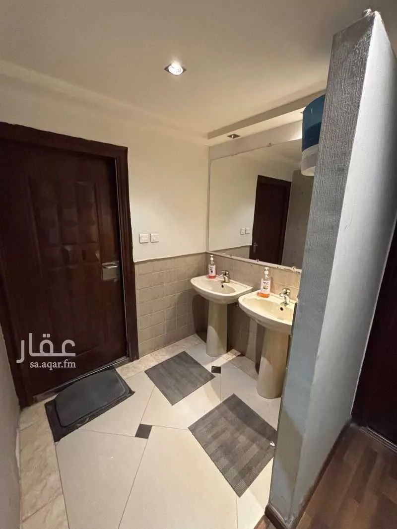 مكتب 900 م² في الورود 3