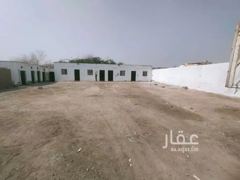 أرض 800 م² في المنتزه 2