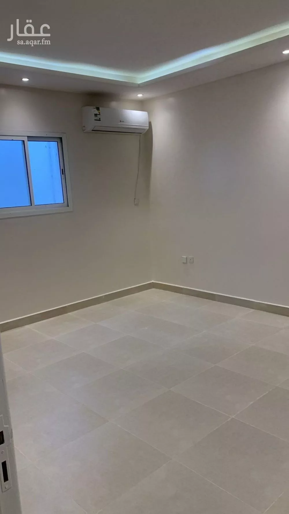 شقة 4 غرف في الملقا 5