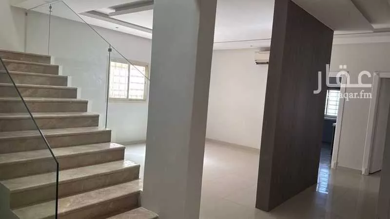 شقة 5 غرف في العقيق 1