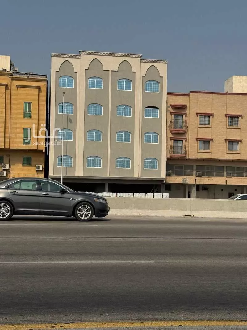 عمارة 325 م² في الثقبة 4