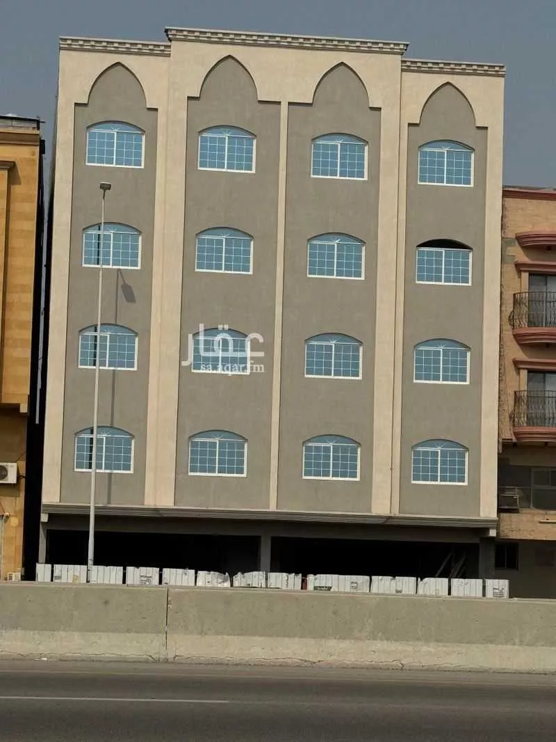 عمارة 325 م² في الثقبة 3