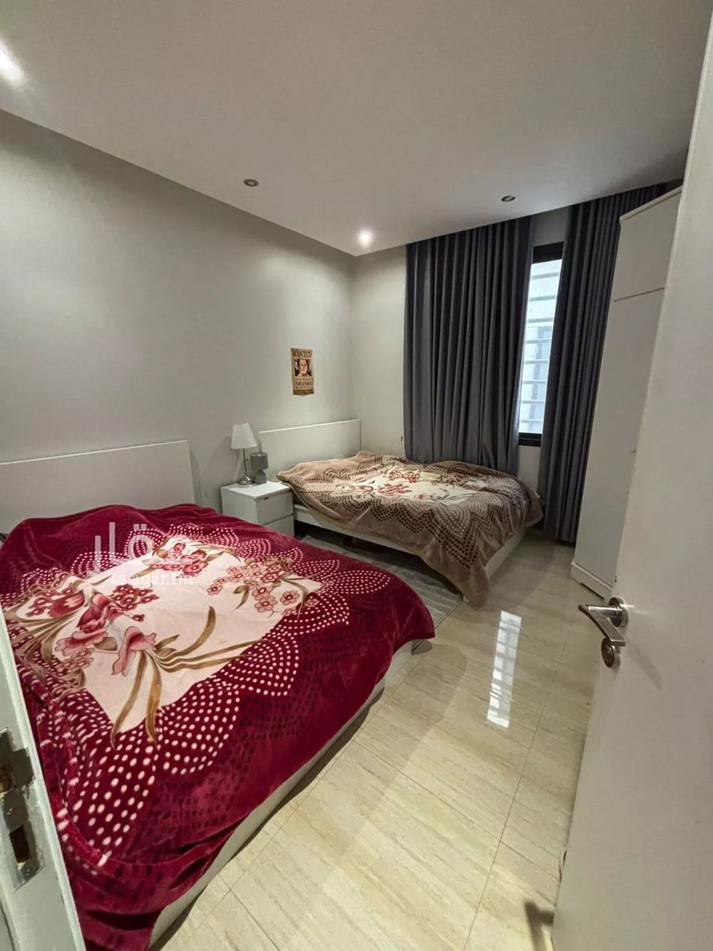 شقة 4 غرف في الملقا 4