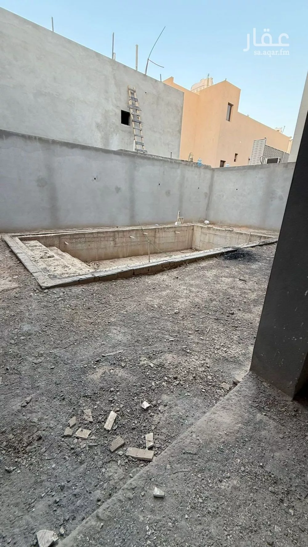 فيلا 4 غرف في الملقا 2