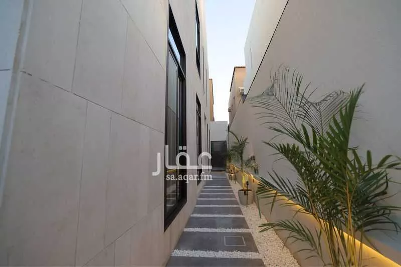 فيلا 8 غرف في الشراع 4