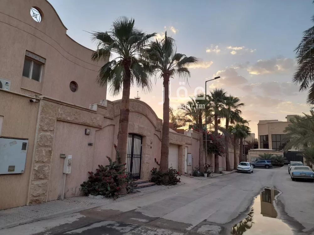 فيلا 5 غرف في النخيل 1