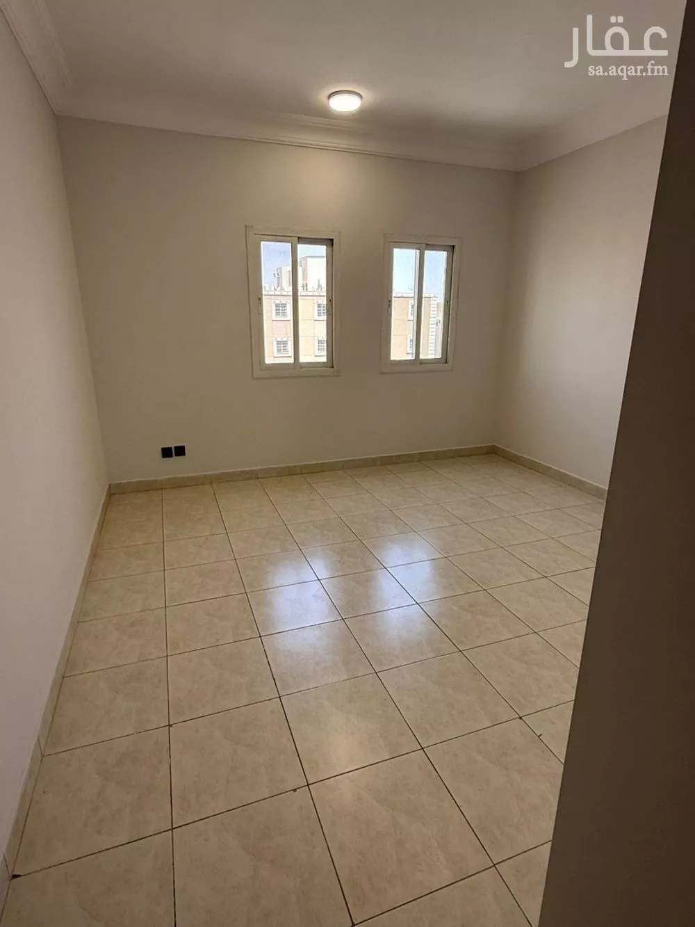 شقة 3 غرف في الملقا 4