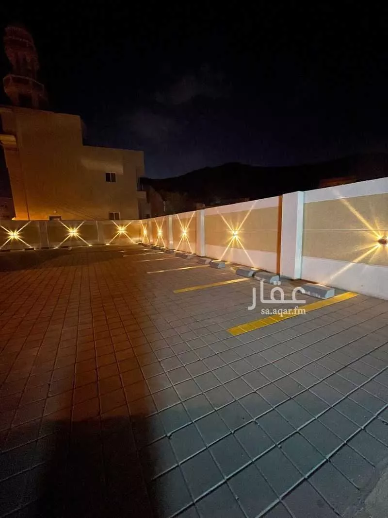 عمارة 756 م² في الجميزة 5