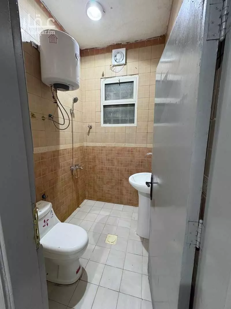 42 bedroom building in Al Fayha, Riyadh 9