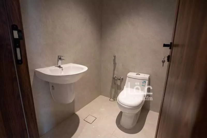 4 bedroom apartment in Al Janadriyah, Riyadh 9