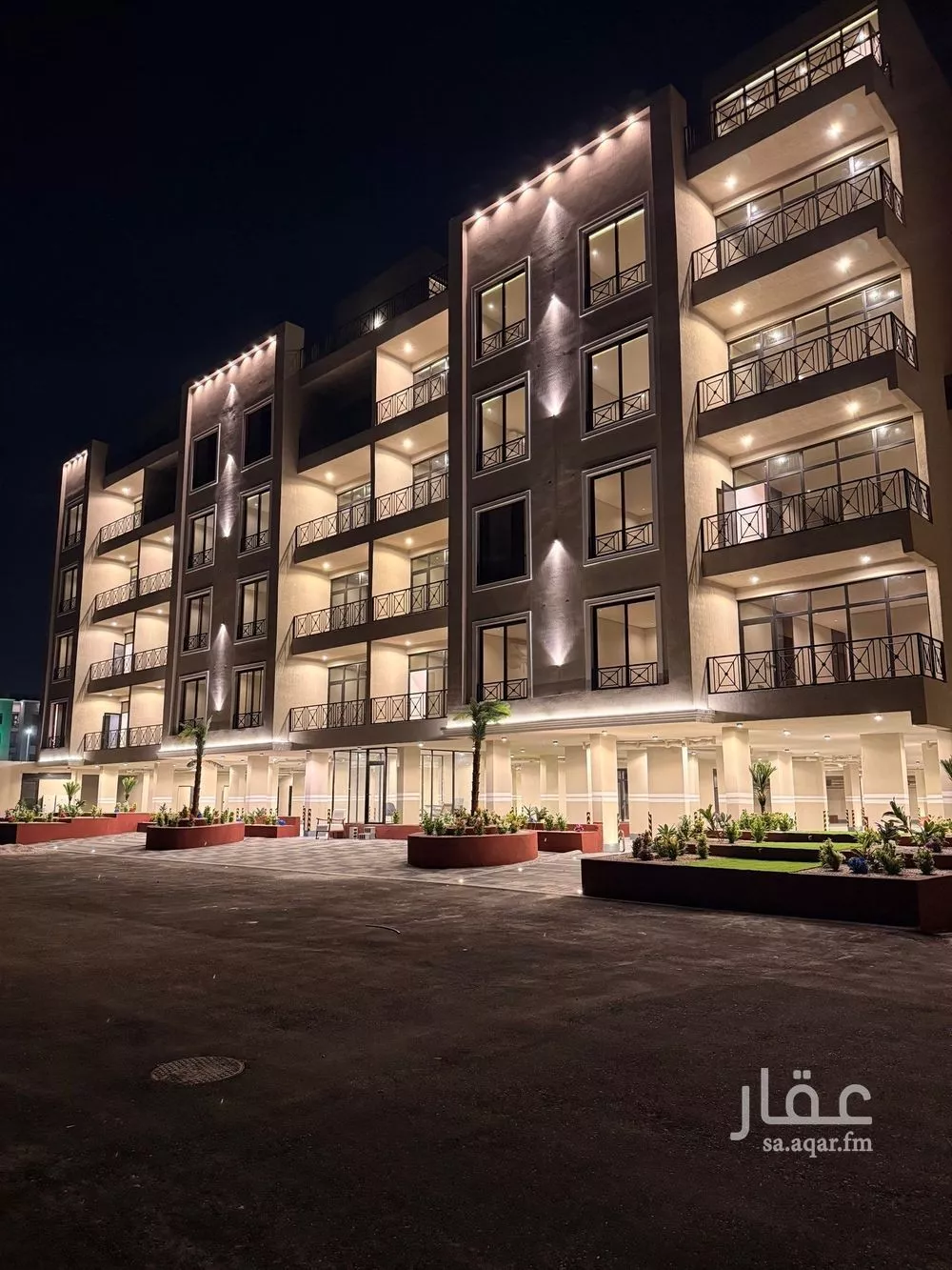 شقة 5 غرف في الحمرا 1