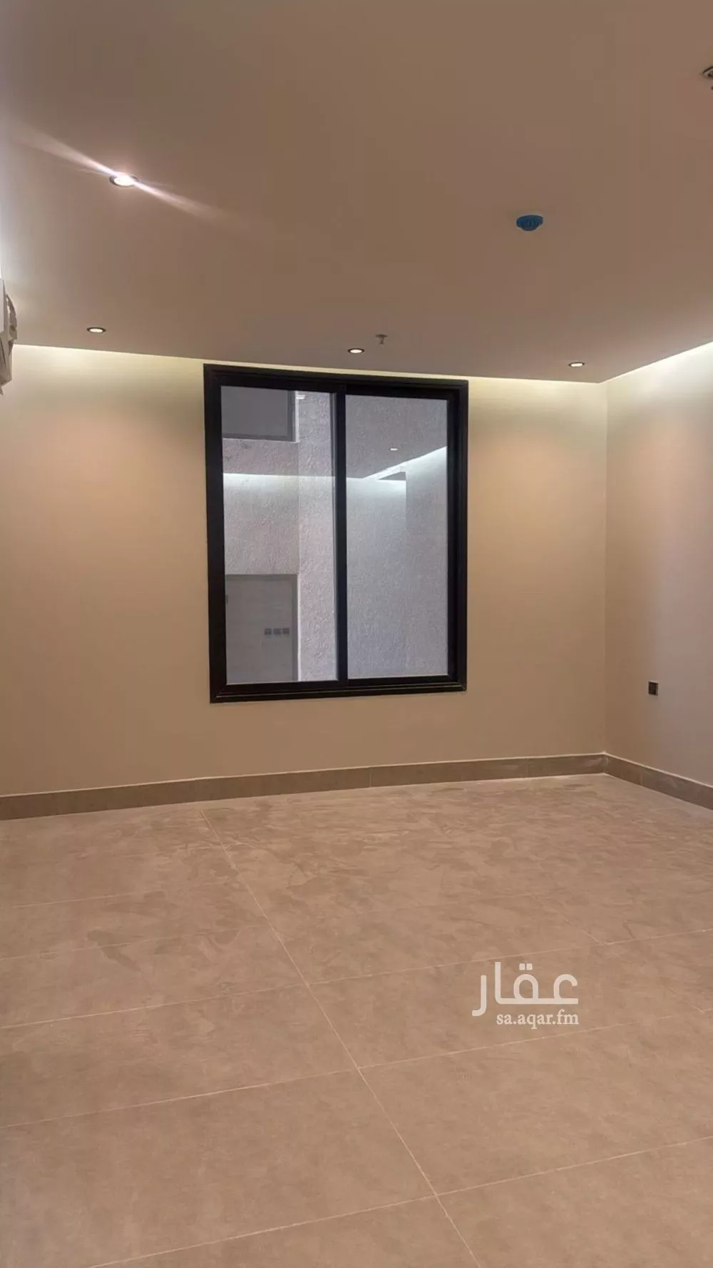 شقة 6 غرف في ضاحية الملك فهد 5