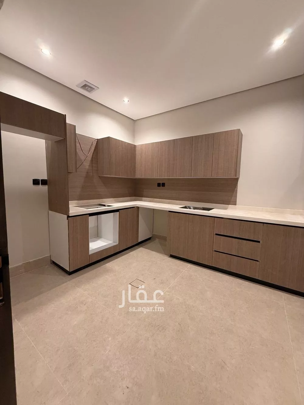 شقة 4 غرف في الحمرا 2