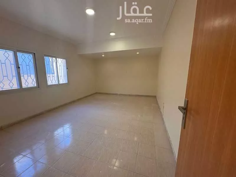 فيلا 9 غرف في العليا 1