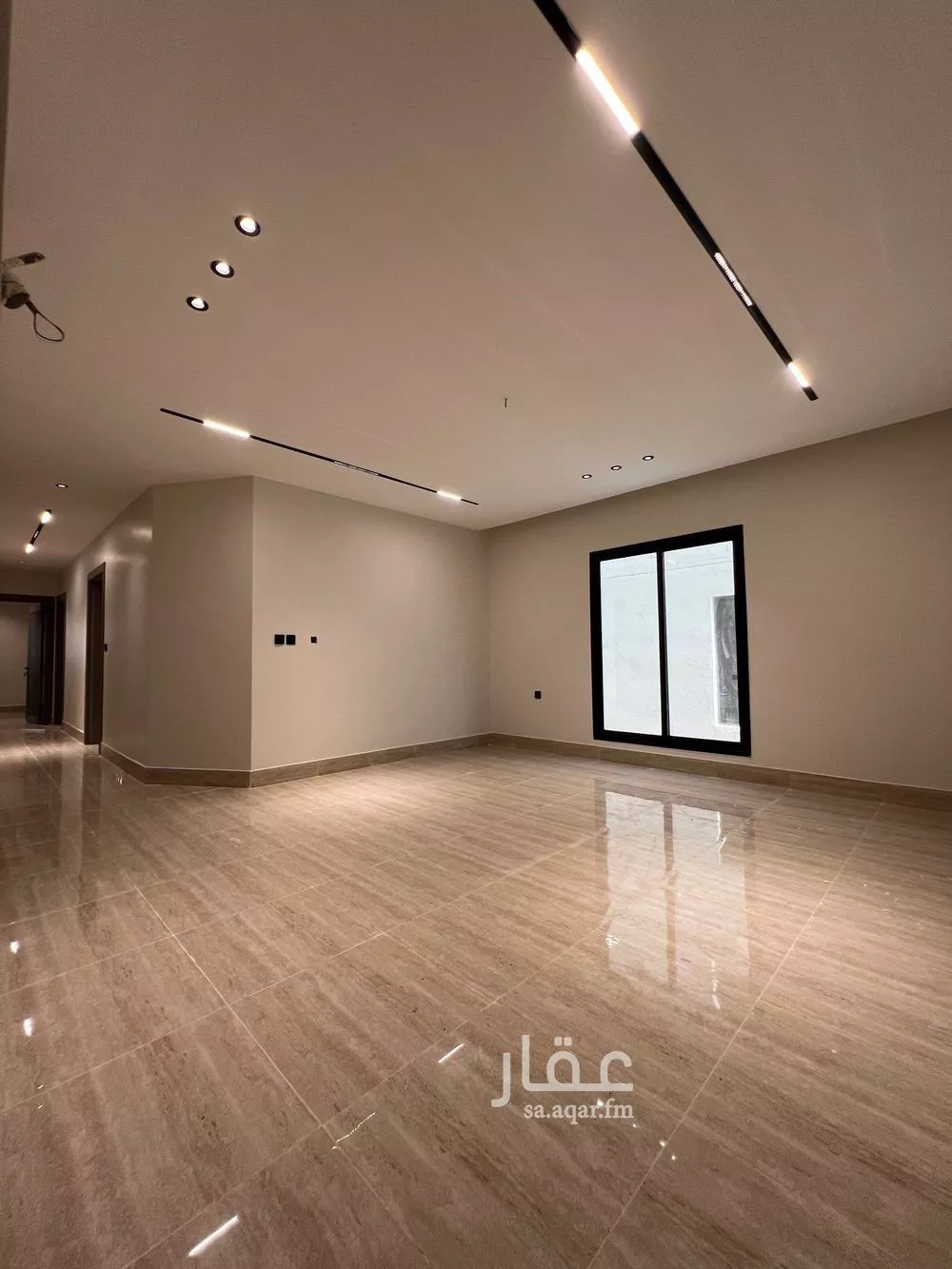 شقة 6 غرف في الندى 4