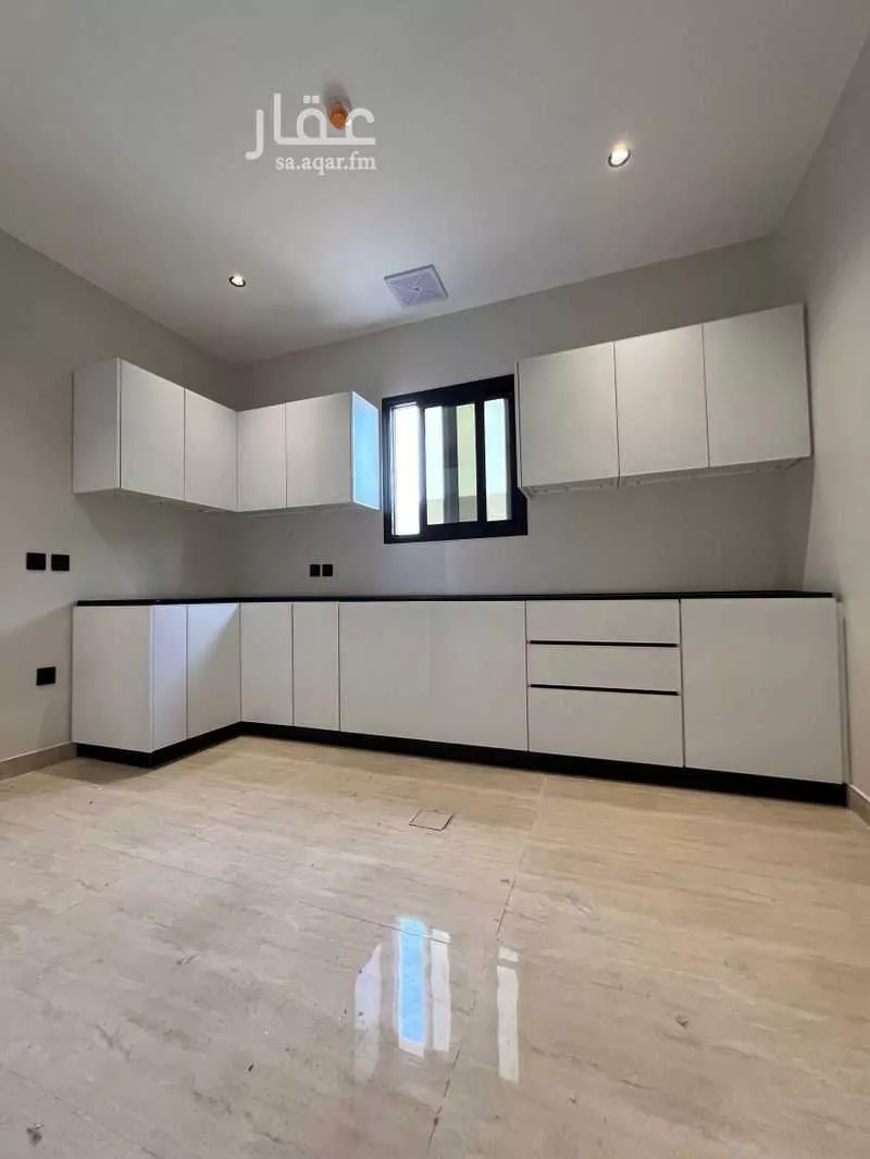 شقة 5 غرف في الحمرا 3