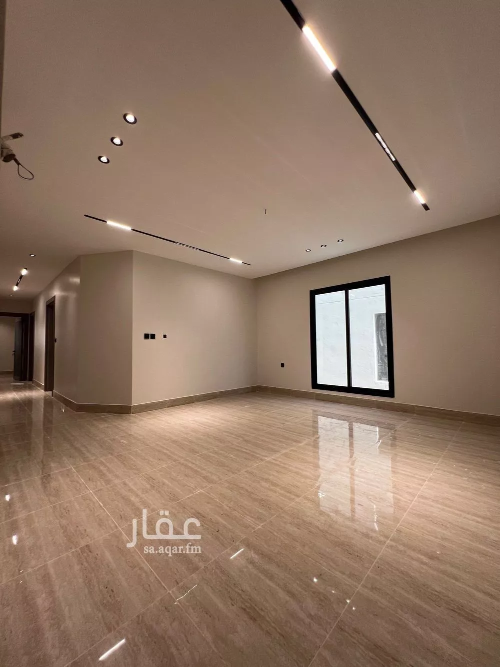 شقة 6 غرف في الندى 4