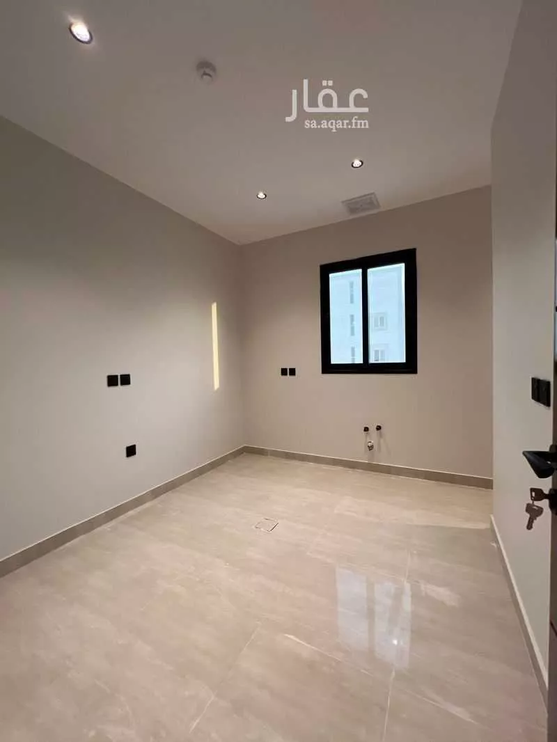 شقة 4 غرف في الحمرا 1