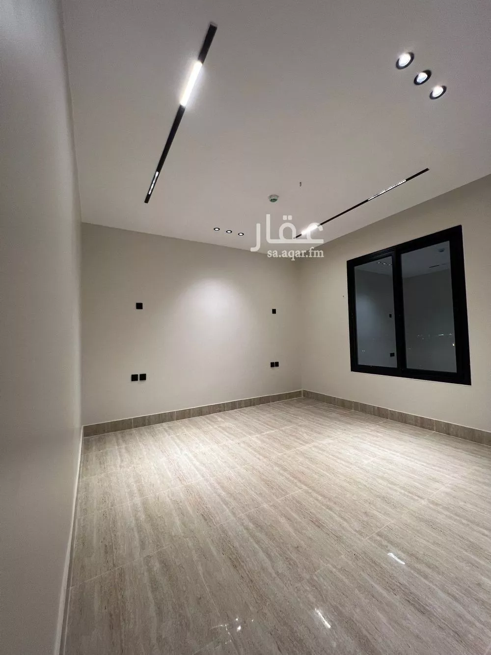 شقة 6 غرف في الندى 4