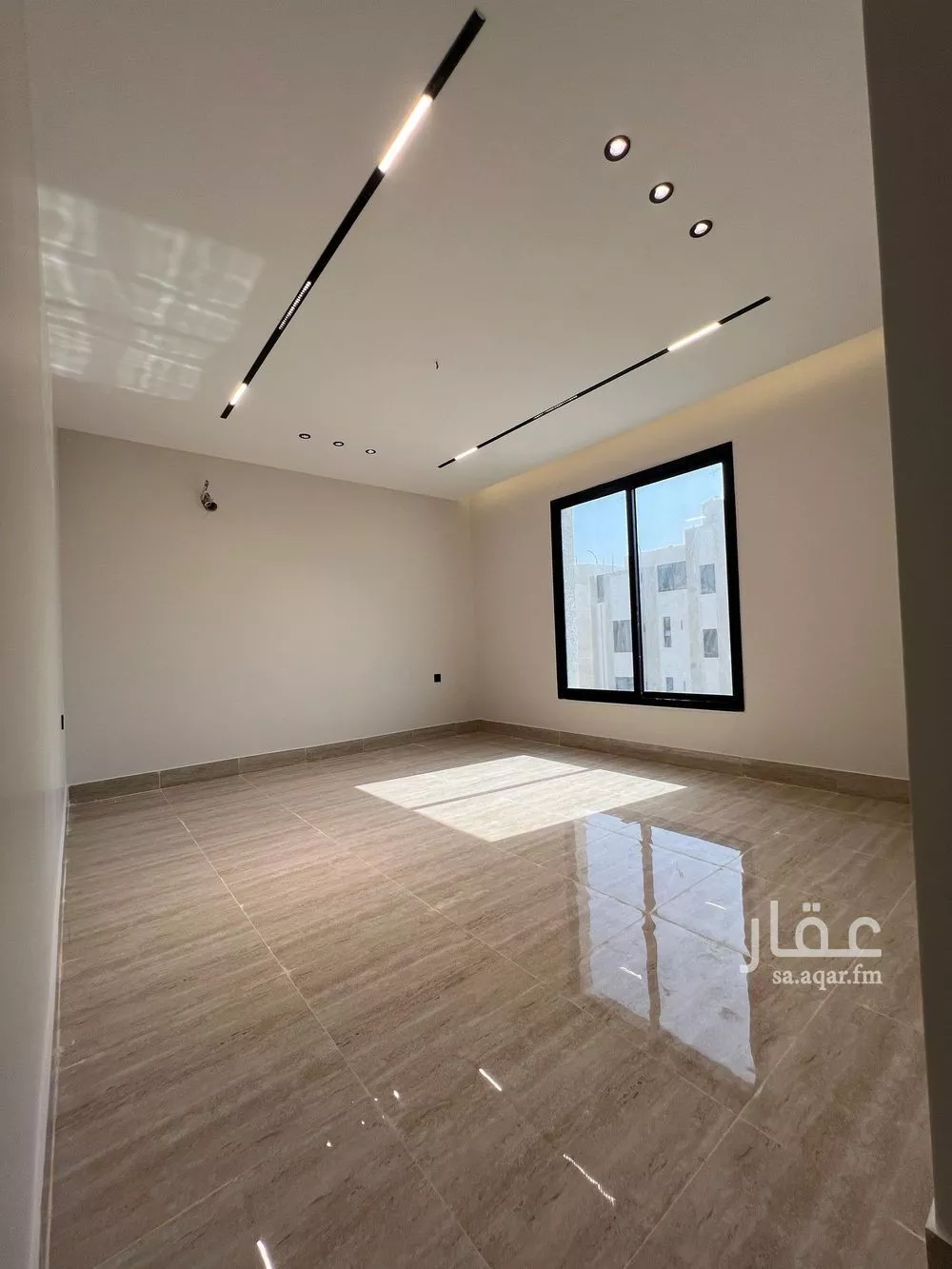 شقة 6 غرف في الندى 1