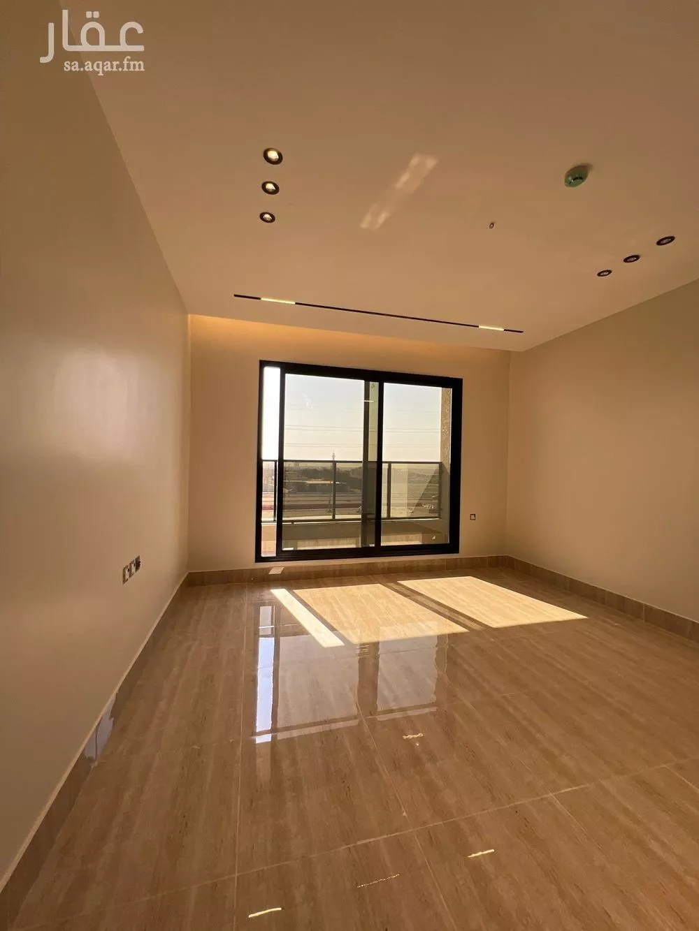 شقة 4 غرف في الندى 4