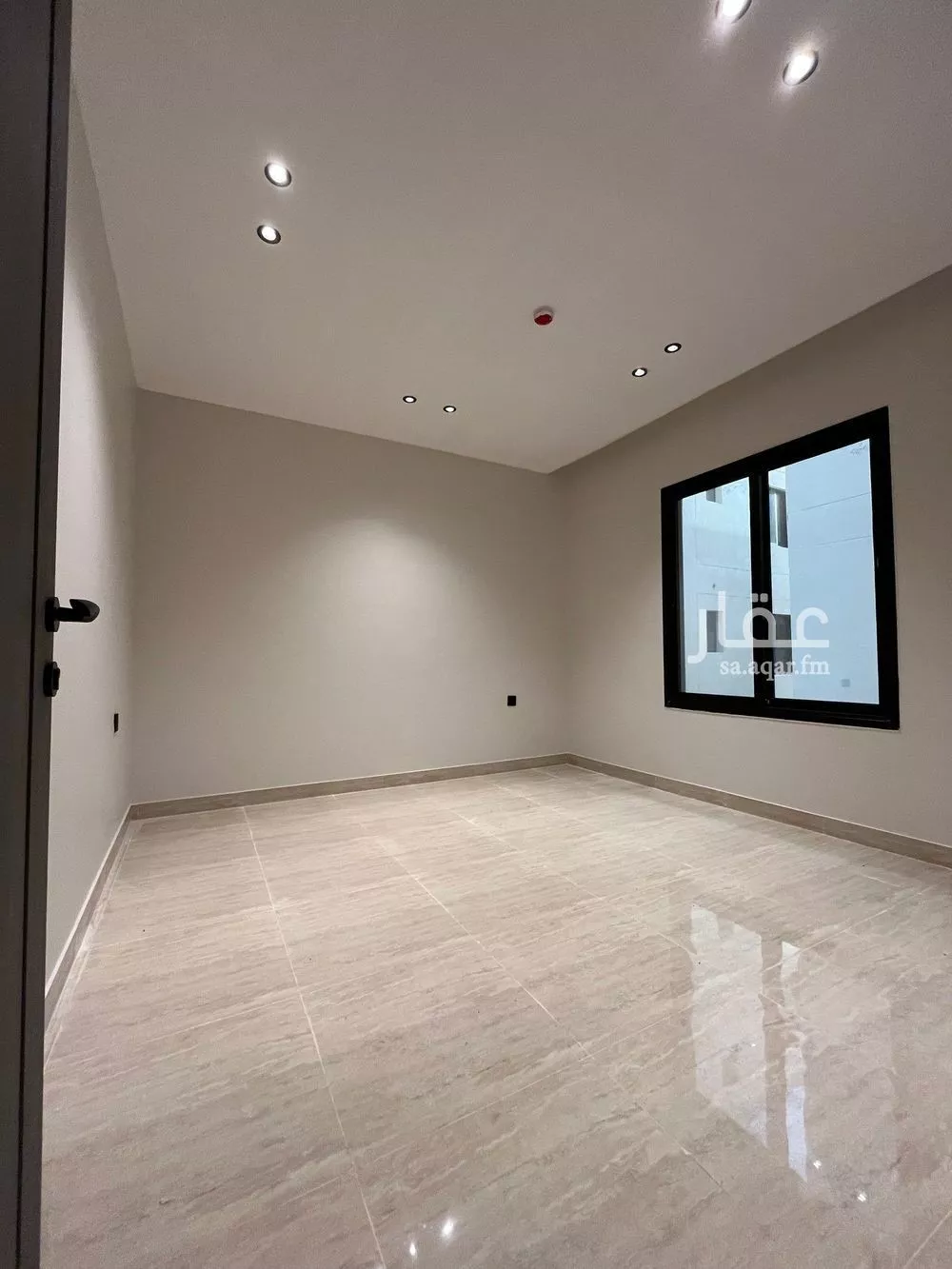 شقة 4 غرف في المنتزة 2