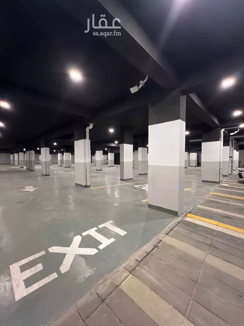 شقة 5 غرف في الحمرا 2