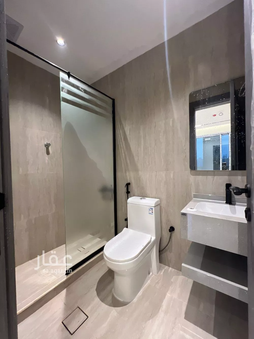 5 bedroom apartment in Al Muntazah 4