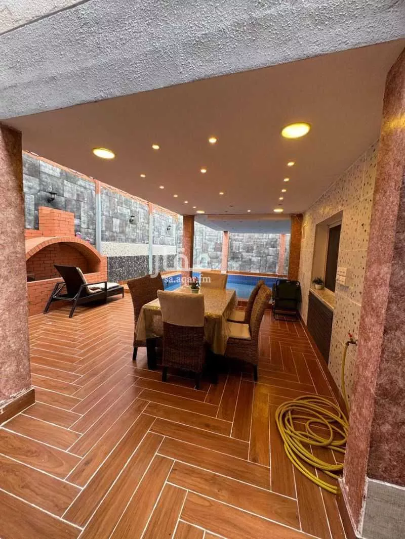 فيلا 5 غرف في طيبة 4