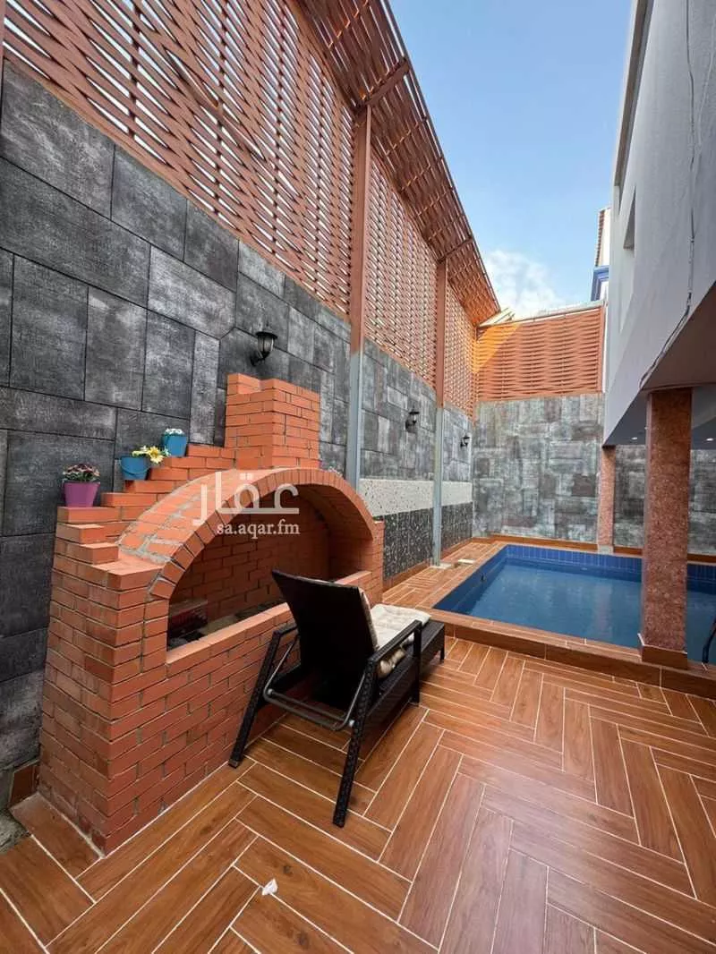 فيلا 5 غرف في طيبة 2