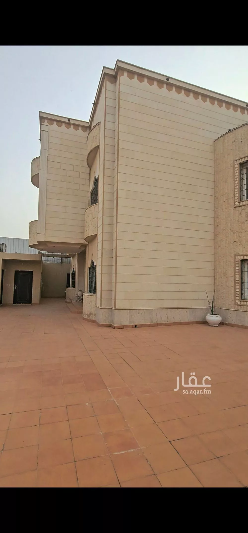 9 bedroom villa in Al Rawdah 3