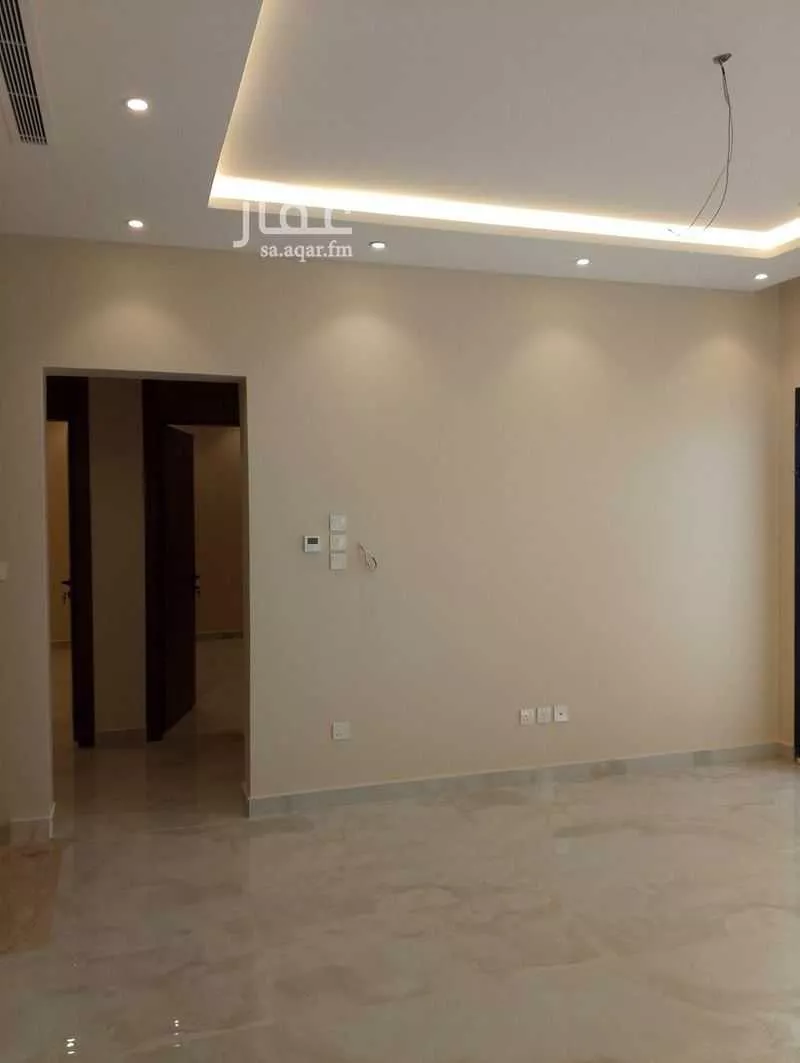 فيلا 5 غرف في الشراع 4