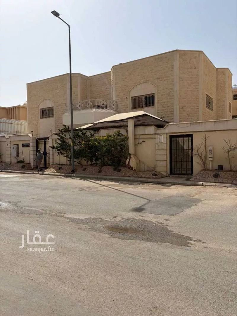 فيلا 4 غرف في المروج 5