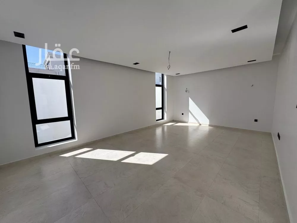 فيلا 4 غرف في الصدفة 1