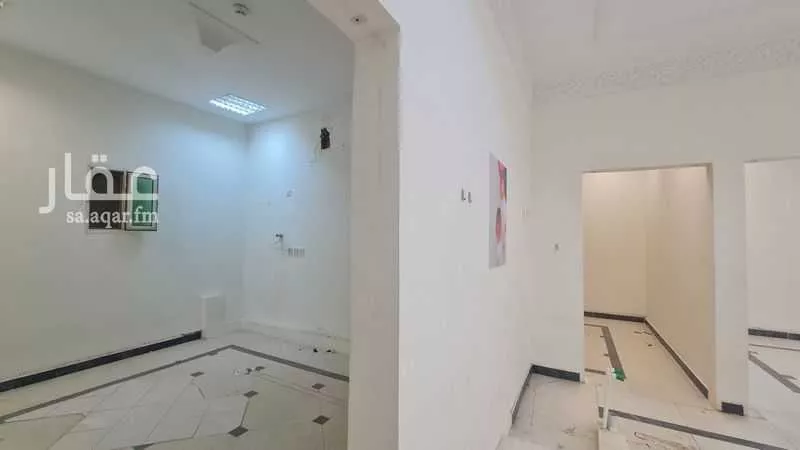 shop in Al Uraija Al Gharbiyah, Riyadh 24