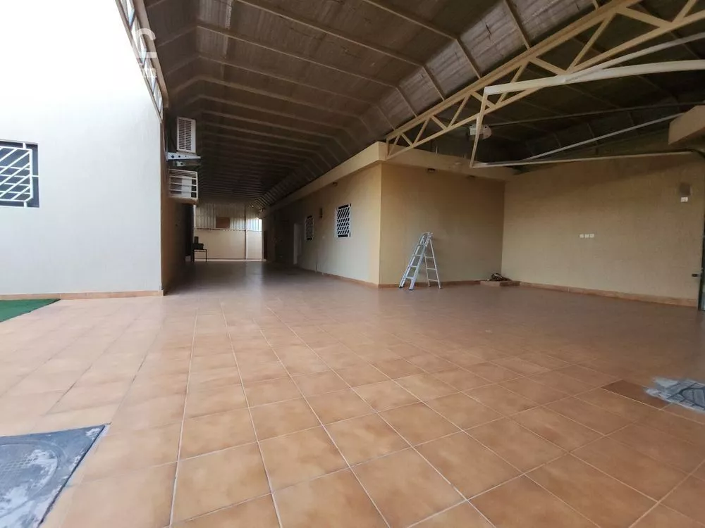 فيلا 5 غرف في الزهرة 4