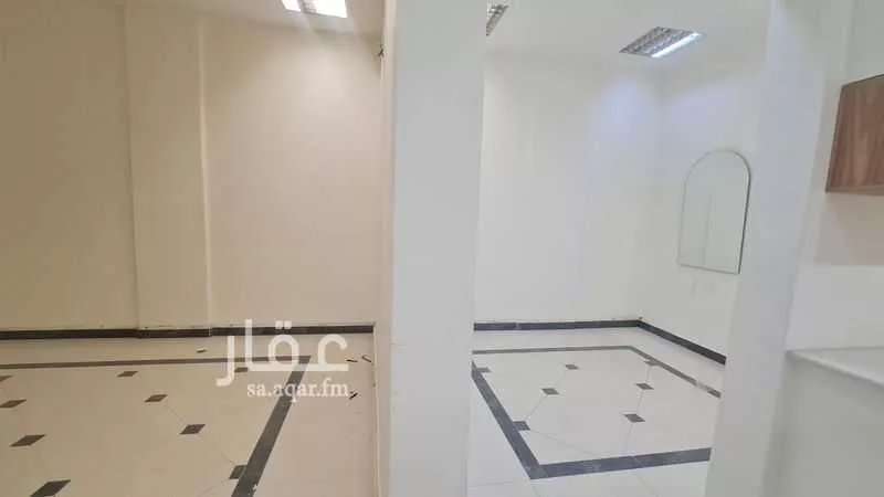 محل 500 م² في العريجاء الغربية 3