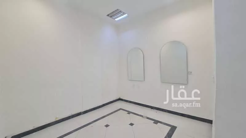 shop in Al Uraija Al Gharbiyah, Riyadh 9