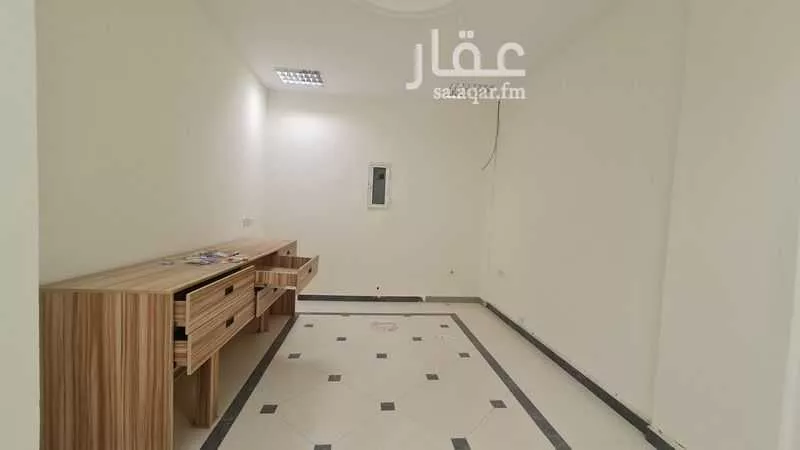 shop in Al Uraija Al Gharbiyah, Riyadh 10
