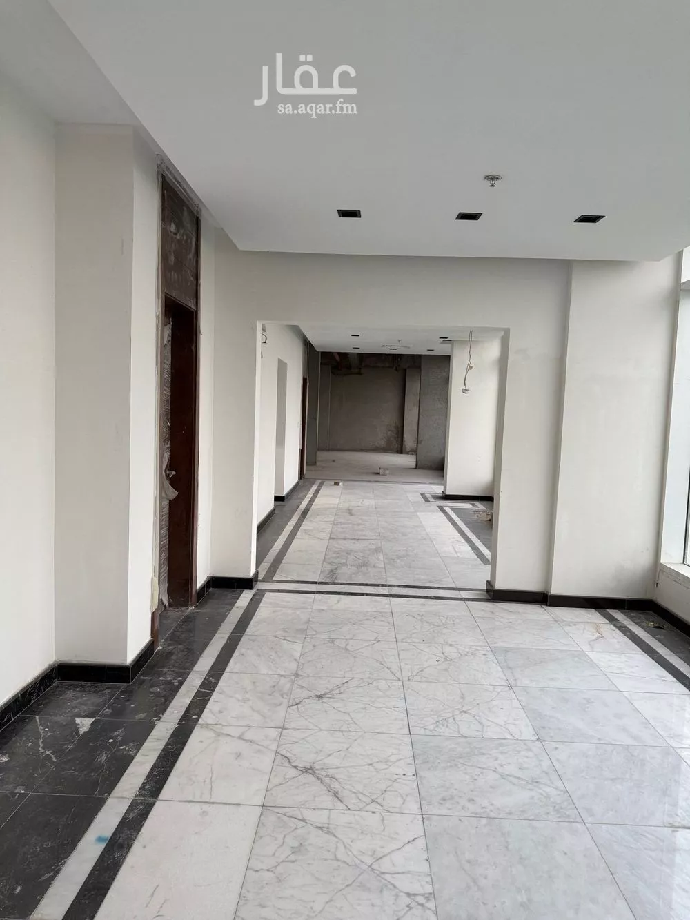 مكتب 8100 م² في العليا 4