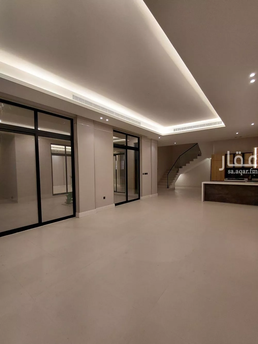 فيلا 4 غرف في السيف 4