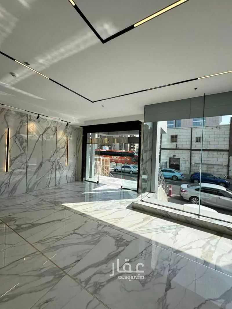 عمارة 808 م² في الرويس 4