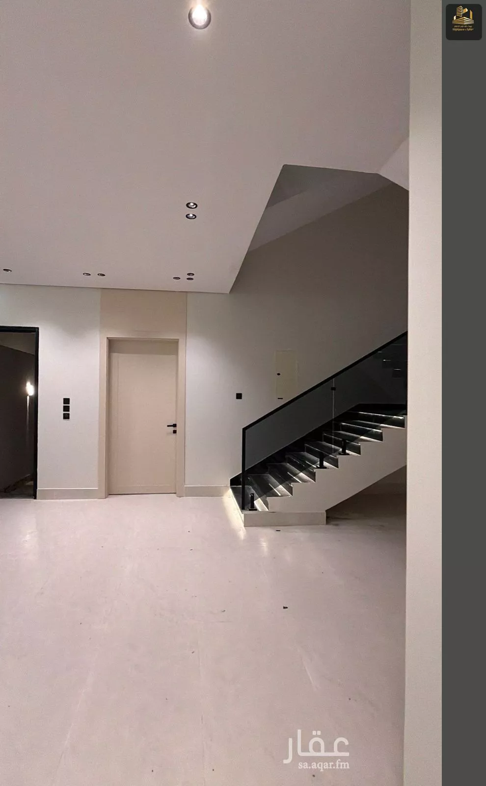 فيلا 5 غرف في الامواج 5