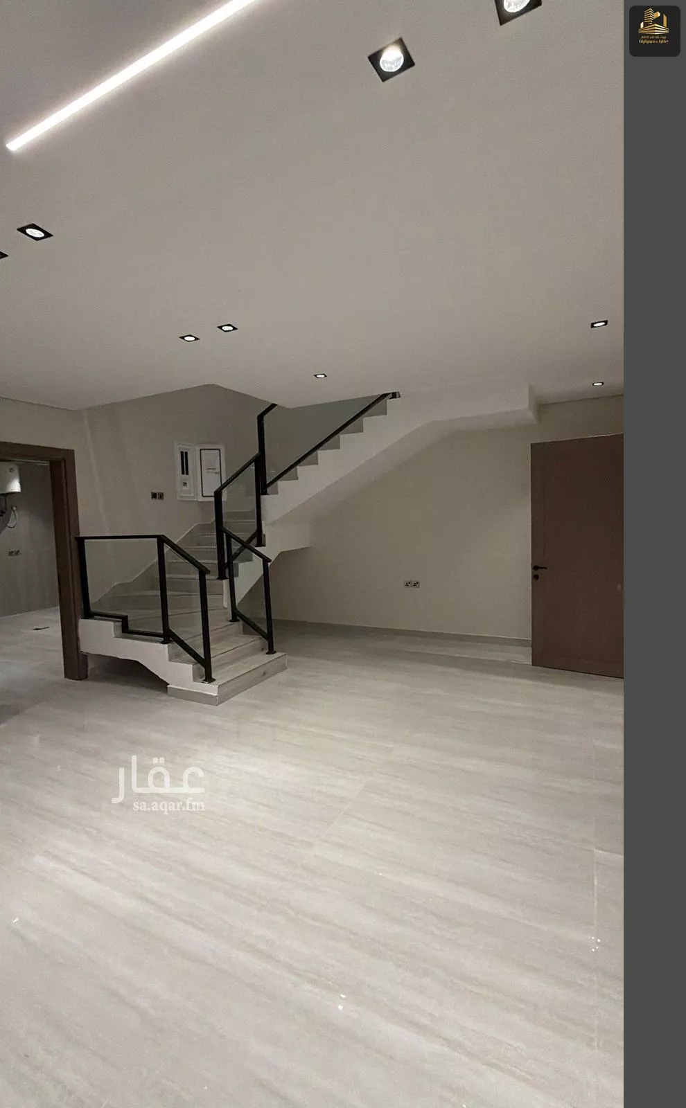 شقة 3 غرف في الامواج 5