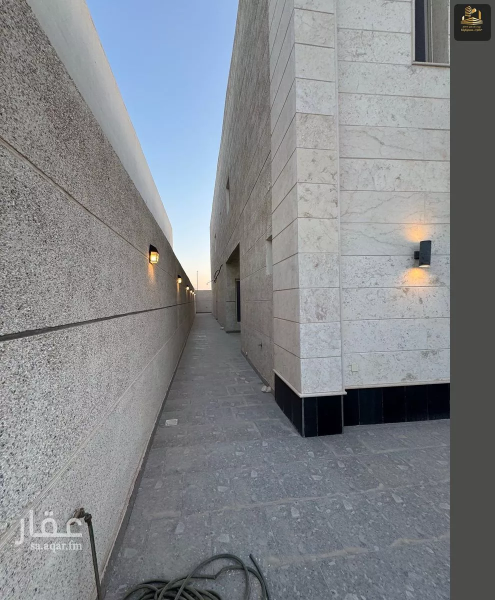 فيلا 6 غرف في اللؤلؤ 5